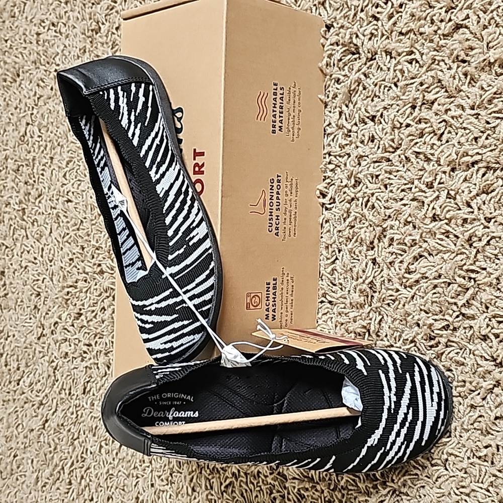 NEW in Box Dearfoams Flats Slip On Shoes Zebra Comfort Misty 6 Ballet Flat Foam
